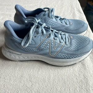 New Balance 880 like new size 8 worn once